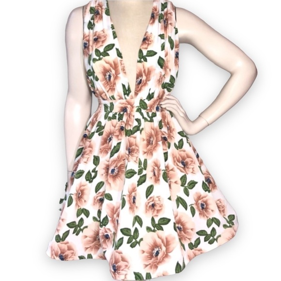 Fashion Nova Dresses & Skirts - Fashion Nova Fit & Flare Floral Dress NWT M